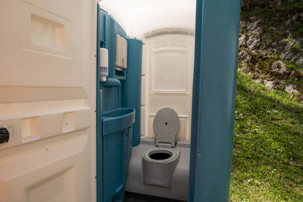 Porta potty delivery and setup in Dana, NC